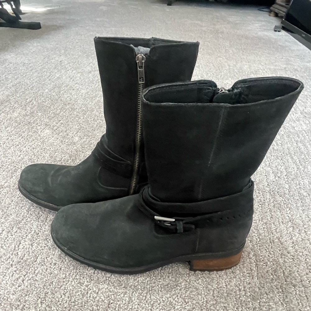 UGG Australia Combat/Biker Boots size US 10